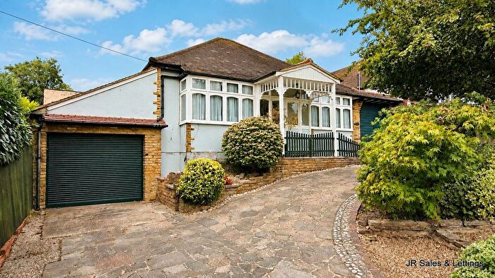 2 Bedroom Detached Bungalow For Sale In Plough Hill, Cuffley, EN6
