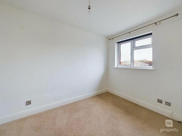 3 Bedroom End Of Terrace House For Sale In Catchpole Close, Greenleys, MK12