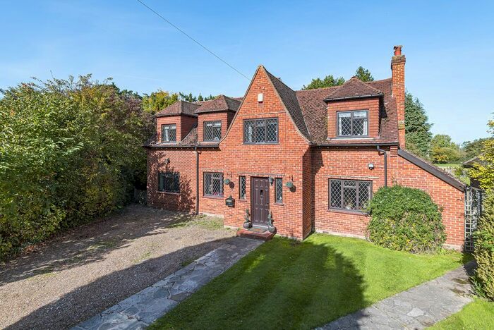 4 Bedroom Detached House For Sale In Wembury Park, Lingfield, RH7