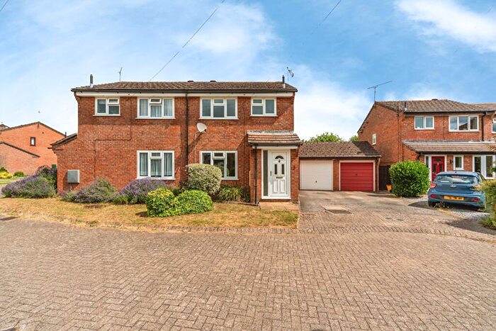 3 Bedroom Semi-Detached House For Sale In Petty Close, Romsey, Hampshire, SO51
