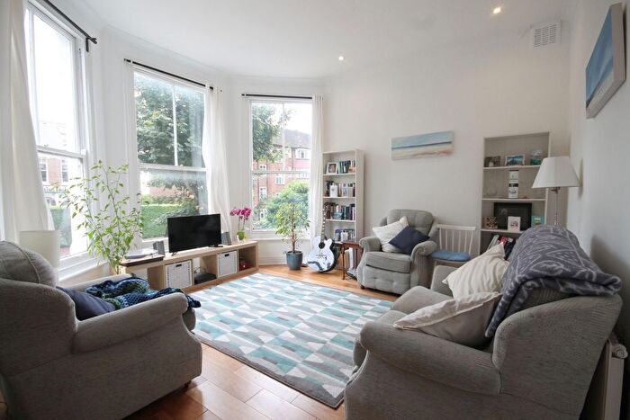 2 Bedroom Flat To Rent In Mount View Road, Stroud Green, N4