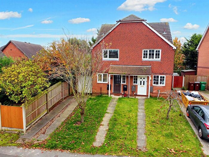 2 Bedroom Semi-Detached House For Sale In Lindum Road, Nottingham, NG6