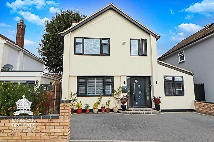 4 Bedroom Detached House For Sale In Kings Park, Thundersley, SS7