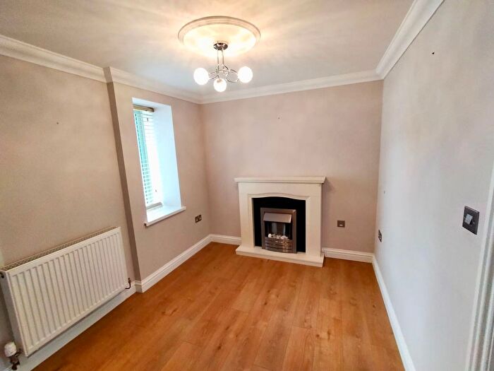 2 Bedroom End Of Terrace House To Rent In Brecon Road, Hirwaun, CF44