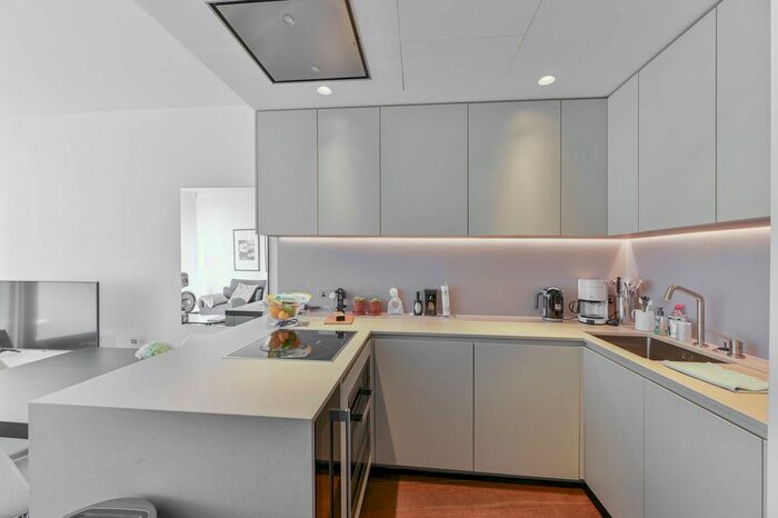 1 Bedroom Flat To Rent In Victoria Street, Westminster, London, SW1E