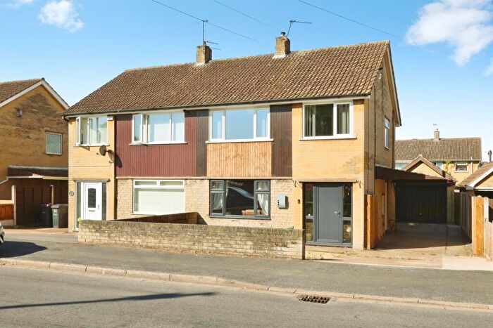 3 Bedroom Semi-Detached House For Sale In Ropery Road, Gainsborough, DN21
