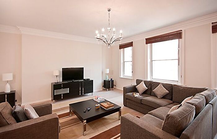 3 Bedroom Flat To Rent In Stratton St, London, W1J