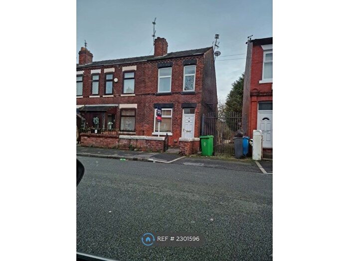 2 Bedroom End Of Terrace House To Rent In Hawthorn Road, Manchester, M40