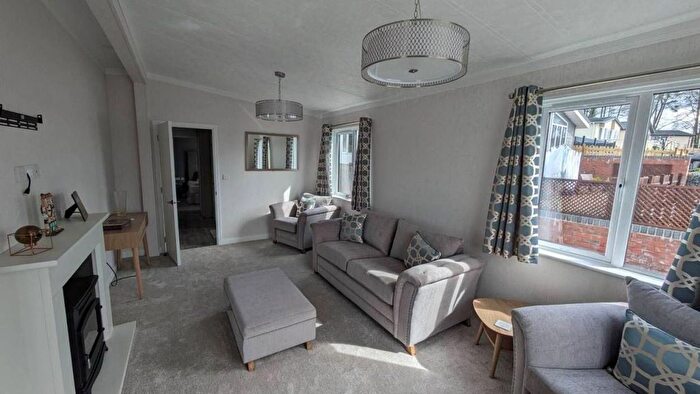 2 Bedroom Mobile/park Home For Sale In Tedstone Wafre, Bromyard, HR7