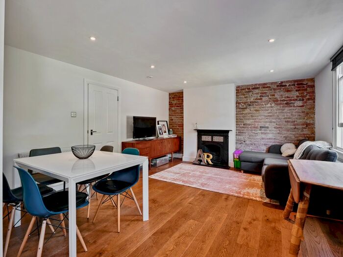 2 Bedroom Flat To Rent In Underhill Road, London SE22