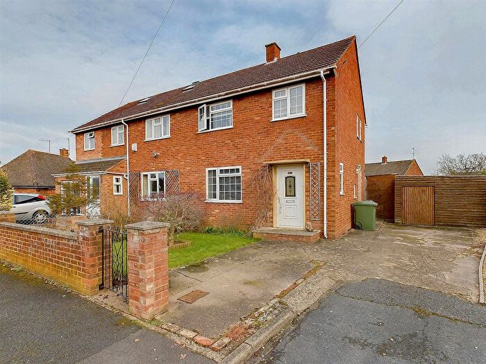 3 Bedroom Semi-Detached House For Sale In Moatway, Malvern, WR14