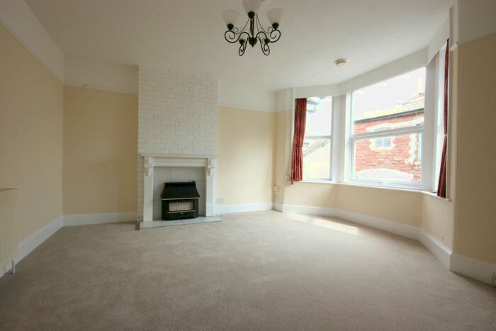 3 Bedroom Maisonette To Rent In Church Street, Paignton, TQ3