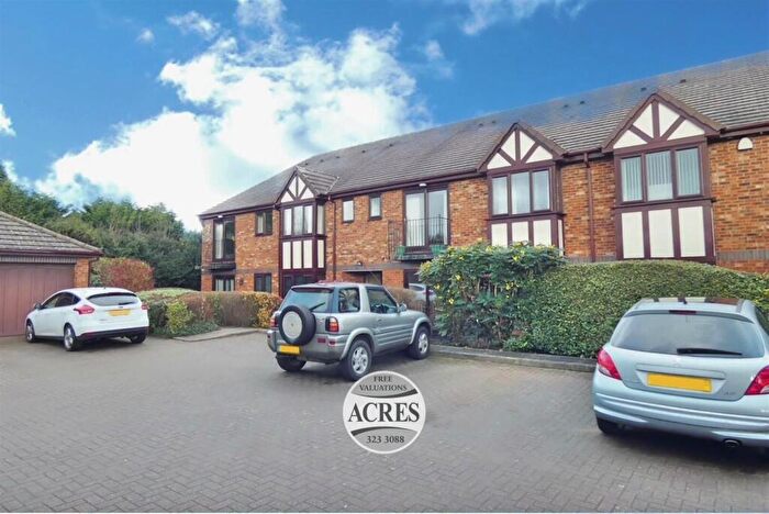 2 Bedroom Flat For Sale In Farncote Drive, Four Oaks, Sutton Coldfield, B74
