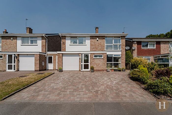 4 Bedroom Detached House For Sale In Ingham Way, Birmingham, B17