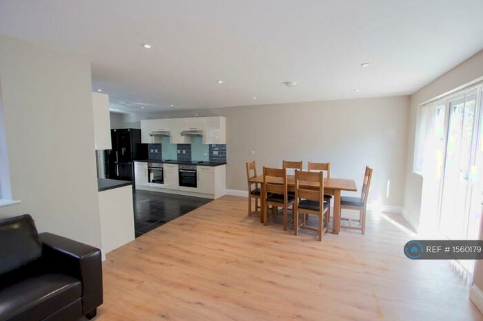 8 Bedroom Semi-Detached House To Rent In Carlton Road, Southampton, SO15