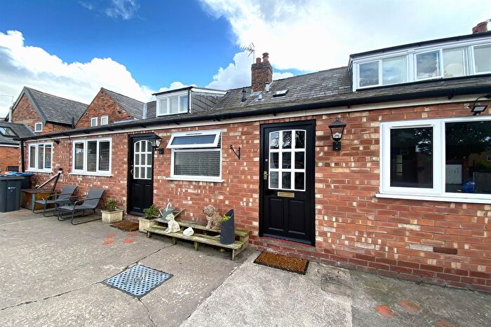 1 Bedroom Flat To Rent In Main Street, Frodsham, WA6