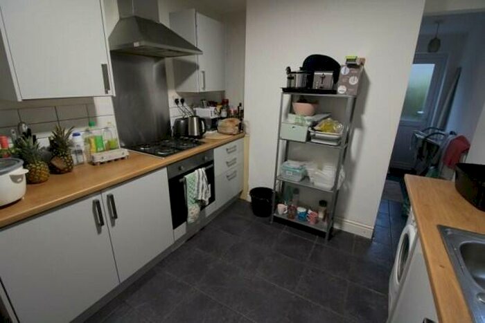 4 Bedroom Terraced House To Rent In Thesiger Street Cardiff, CF24