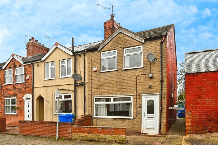 3 Bedroom End Terrace House For Sale In Cliff Street, Mansfield, Nottinghamshire, NG18