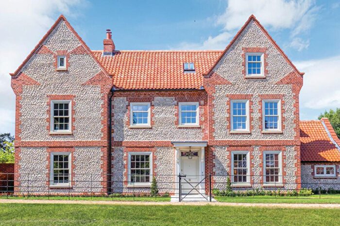 5 Bedroom Detached House For Sale In A Splendidly Crafted Five Bedroom Home In Thornham, PE36