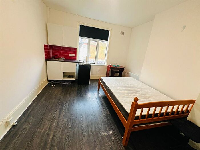 Studio To Rent In Kenton Road, Harrow, Harrow, HA1