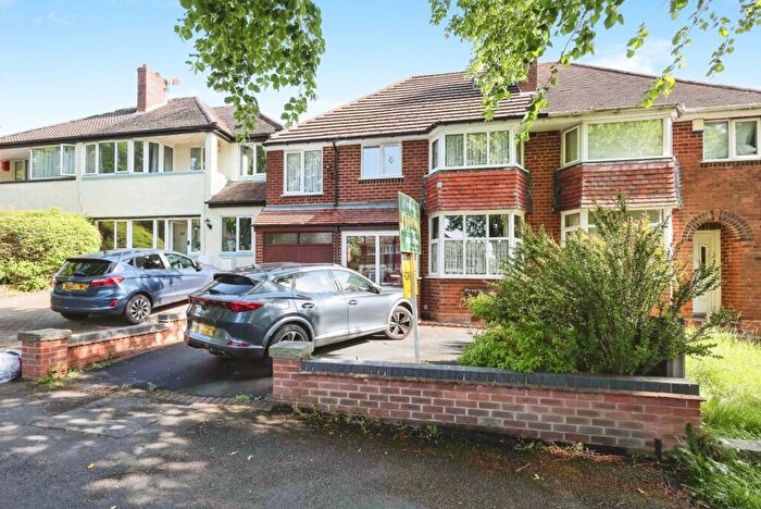 5 Bedroom Semi Detached House For Sale In Wychall Road, Birmingham, West Midlands, B31