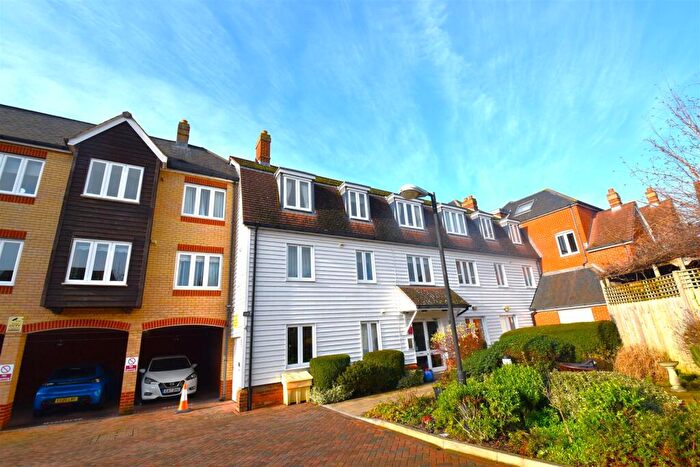 2 Bedroom Retirement Property For Sale In Ormond House, Roche Close, Rochford, SS4