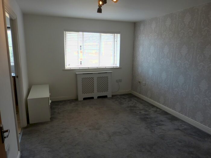 1 Bedroom Flat To Rent In Windmill Drive, London, NW2