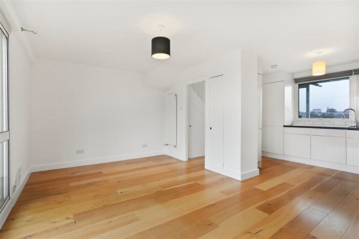 2 Bedroom Apartment To Rent In Haddo House, Highgate Road, London, NW5