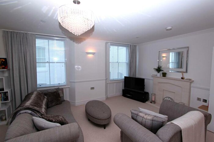 2 Bedroom Apartment To Rent In The Grand, Elliot Street, The Hoe, Plymouth, PL1
