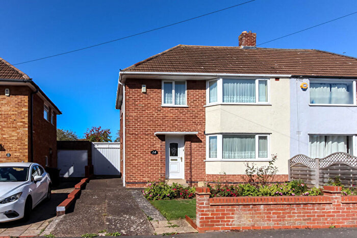 3 Bedroom Semi-Detached House For Sale In Fourth Avenue, Wellingborough, NN8