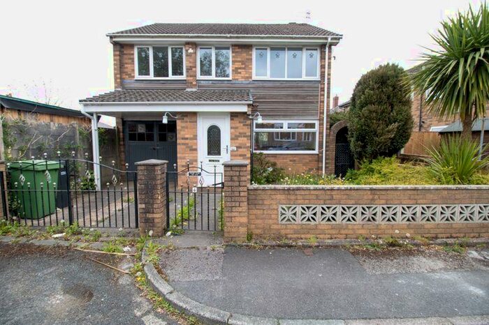 5 Bedroom Detached House To Rent In Parr Close, Farnworth, Bolton, BL4