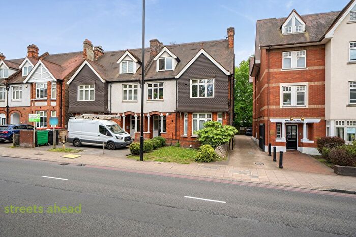 2 Bedroom Flat For Sale In Barclay Road, Croydon, CR0