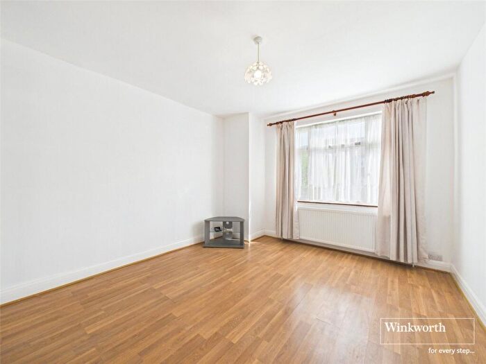 3 Bedroom End Of Terrace House To Rent In Boycroft Avenue, London, NW9