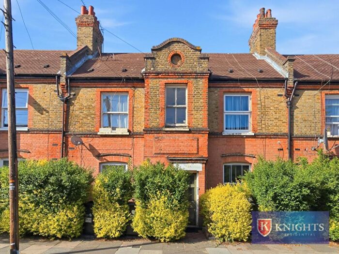 1 Bedroom Flat For Sale In Sketty Road, Enfield, EN1