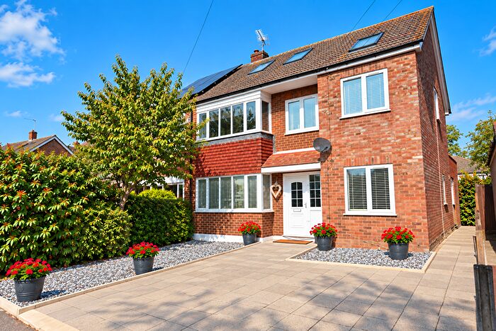 5 Bedroom Semi-Detached House For Sale In Elms Road, Ware, SG12