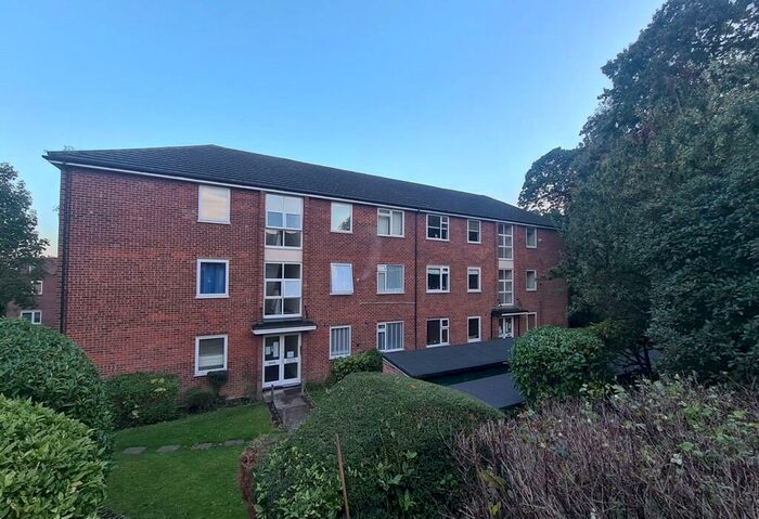 2 Bedroom Flat To Rent In Nesbitt House, Bexleyheath, Kent, DA6