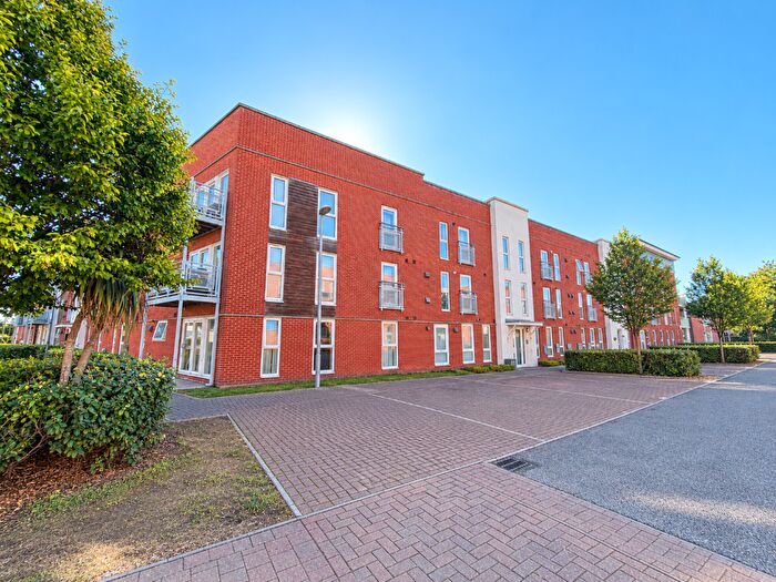 2 Bedroom Flat For Sale In Compair Crescent, Ipswich, Swansea, IP2
