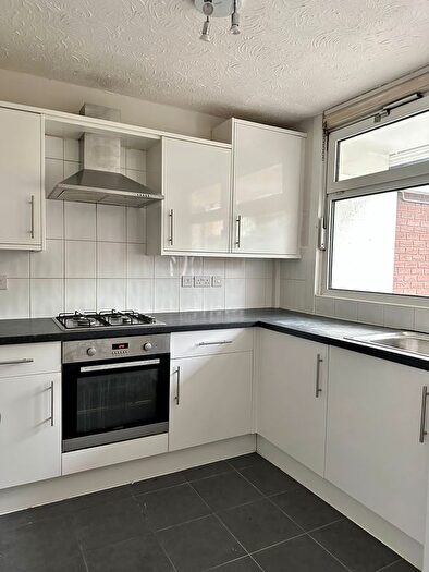 3 Bedroom Maisonette To Rent In Fortune Place, Tower Bridge/Bermondsey, SE1