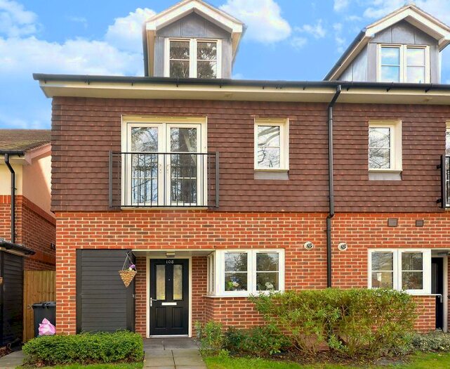 3 Bedroom Terraced House To Rent In Epsom Road, Merrow, Guildford, GU1