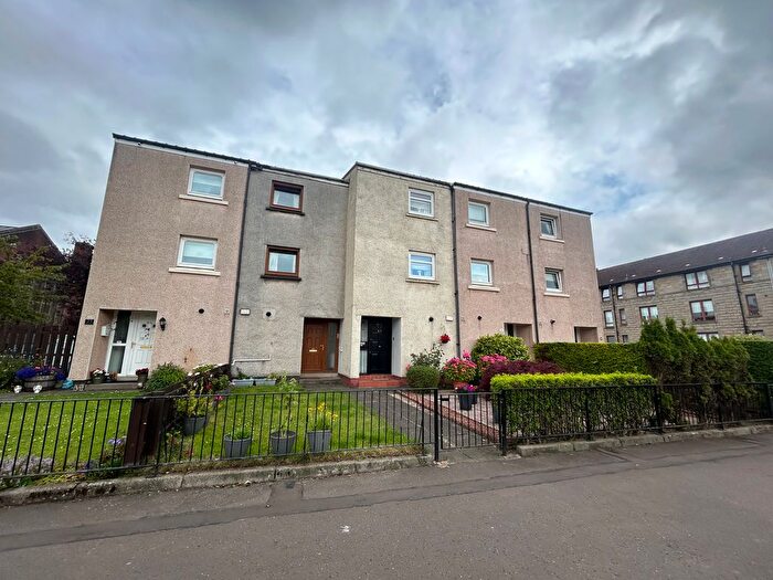 3 Bedroom Town House To Rent In Edzell Street, Glasgow, G14