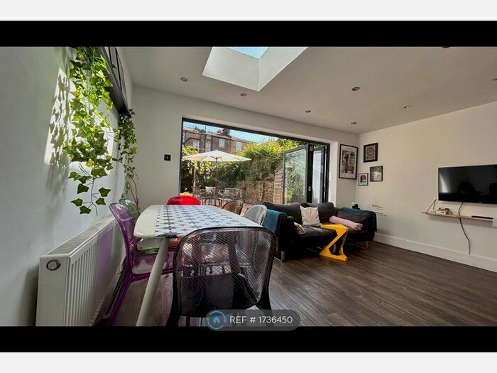2 Bedroom Flat To Rent In Mountgrove Road, London, N5