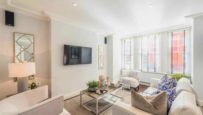 3 Bedroom Flat To Rent In King Street, London, W6