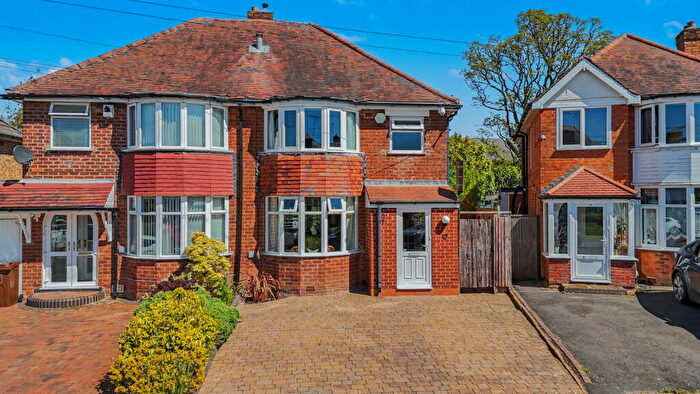 3 Bedroom Semi-Detached House For Sale In Stoneford Road, Shirley, Solihull, B90