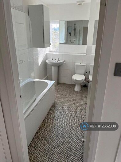 2 Bedroom Flat To Rent In Queens House, Hull, HU5