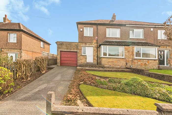 3 Bedroom Semi Detached House For Sale In Briarlyn Road, Huddersfield, HD3