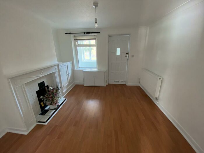 1 Bedroom Terraced House To Rent In Heath Road, LU7