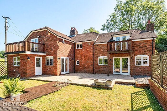 4 Bedroom Detached House For Sale In Knoll Lane, Wimborne, BH21