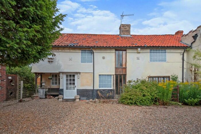 3 Bedroom Semi-Detached House For Sale In Nethergate Street, Hopton, Diss, IP22