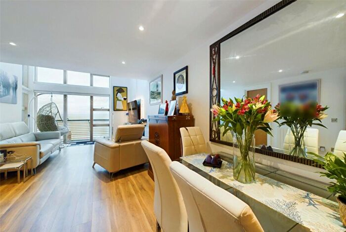 3 Bedroom Apartment For Sale In The Litzo, - Boscombe Spa Road, Bournemouth, BH5