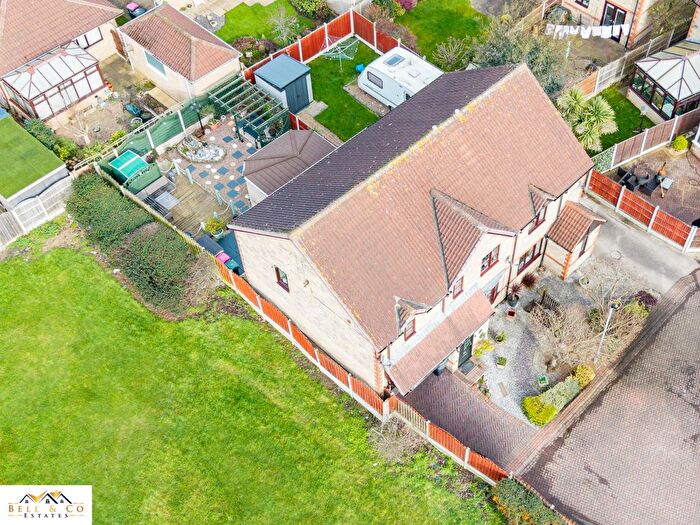 4 Bedroom Semi Detached House For Sale In Reavill Close, Dinnington, Sheffield, S25